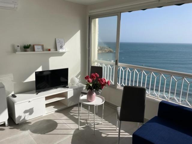 Precioso apartamento a estrenar en primera línea de playa Benidorm Exterior foto